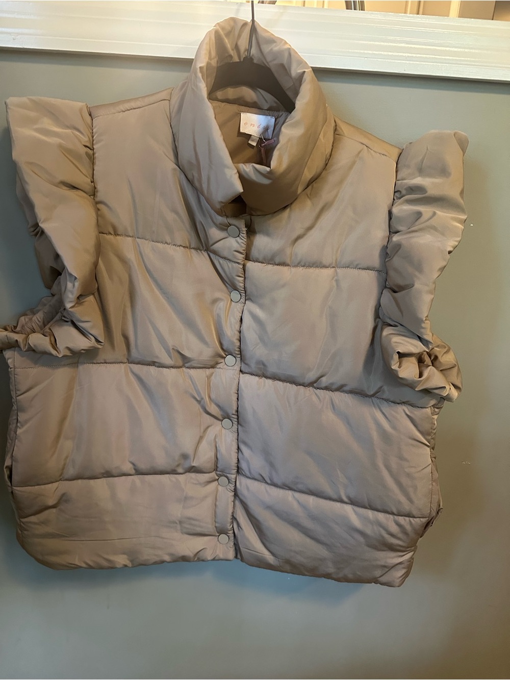 NWT Entro Ruffle-Sleeve Puffer Vest in Taupe